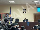 Заседание по Порошенко началось с 40-минутным опозданием из-за желания экс-президента поменять суд