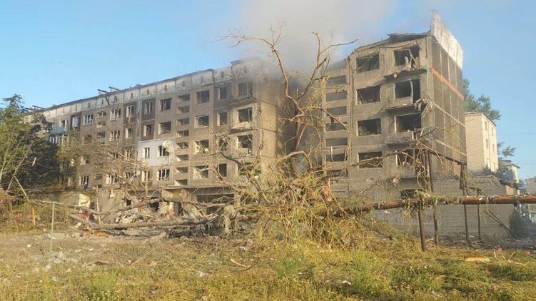 Жилой дом обвалился после обстрела в Белозерском - рядом с Добропольем в Донецкой области