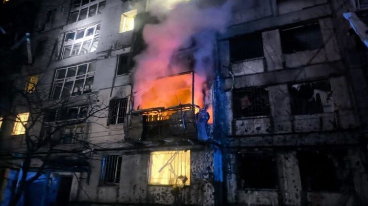 Последствия удара по многоэтажке в Днепре. Фото: СМИ