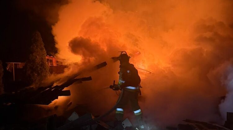 Пожар после прилета в Донецкой области
