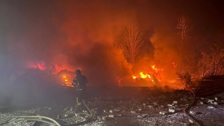 Пожежа у Лозовій після прильотів
