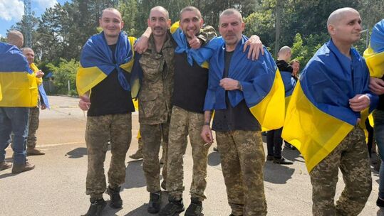 Удар ВСУ по сухогрузам в Азовском море, зачем Зеленский написал письмо Путину и что значит ответ Кремля. Итоги