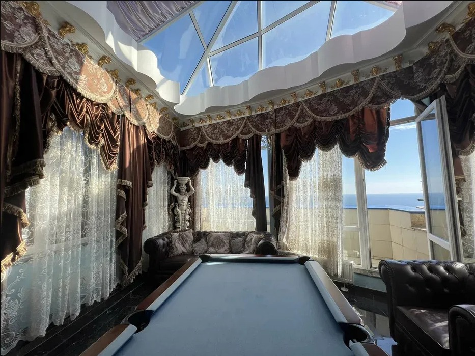 Бильярдная в пентхаусе