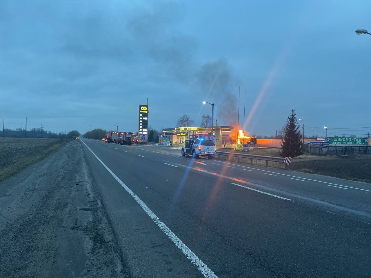 Наслідки пожежі на заправці. Фото: t.me/andrii_nebytov