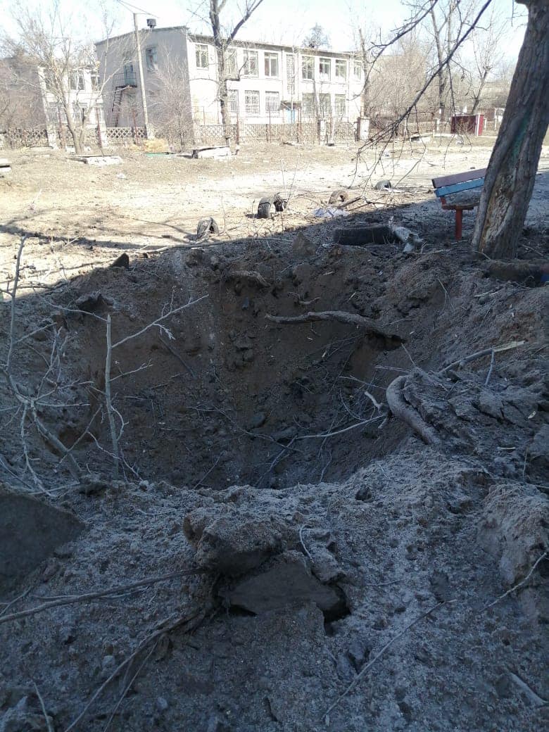 В Рубежном Луганской области продолжаются обстрелы.