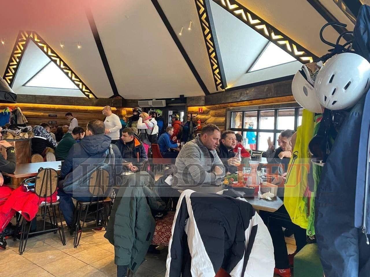 Зеленский с Ермаком и Водкой