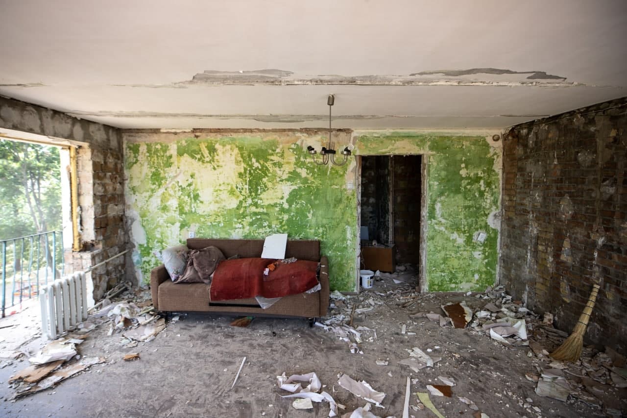 Последствия обстрелов в Киеве