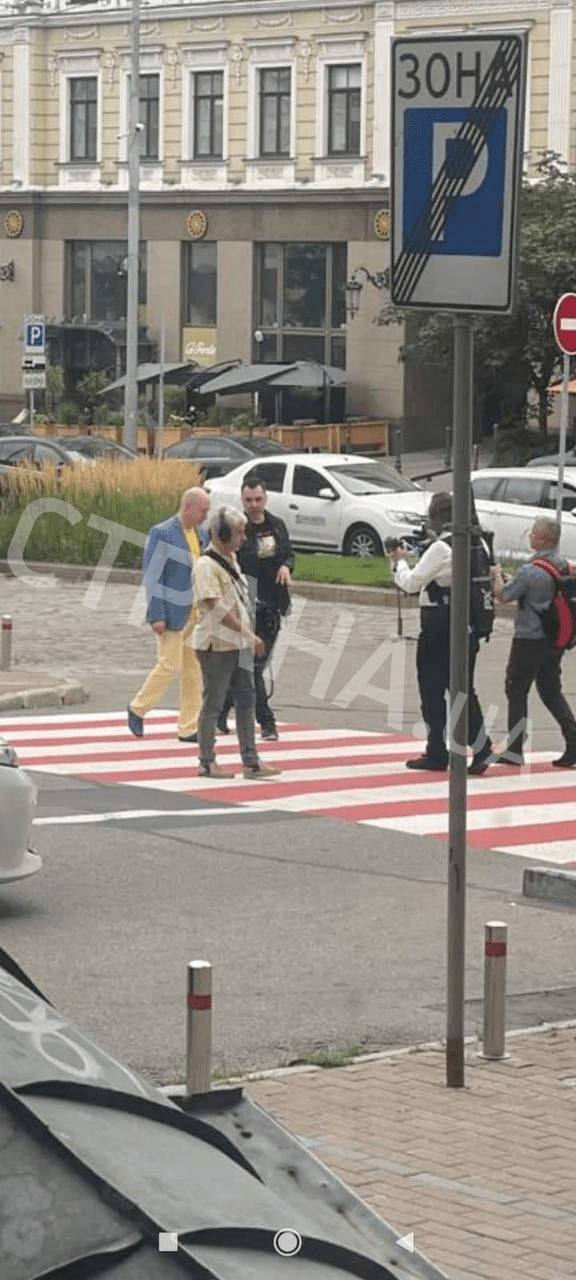 Гордон и Арестович в центре Киева, фото 1