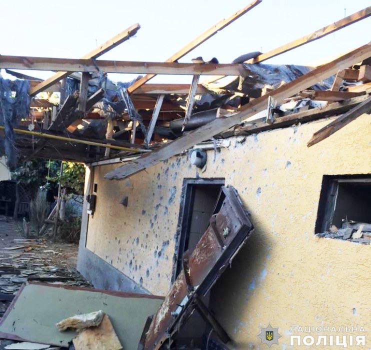 Полиция Николаевской области опубликовала фото с последствиями ночных обстрелов Николаева и Очакова и уведомила о разрушениях и пострадавших