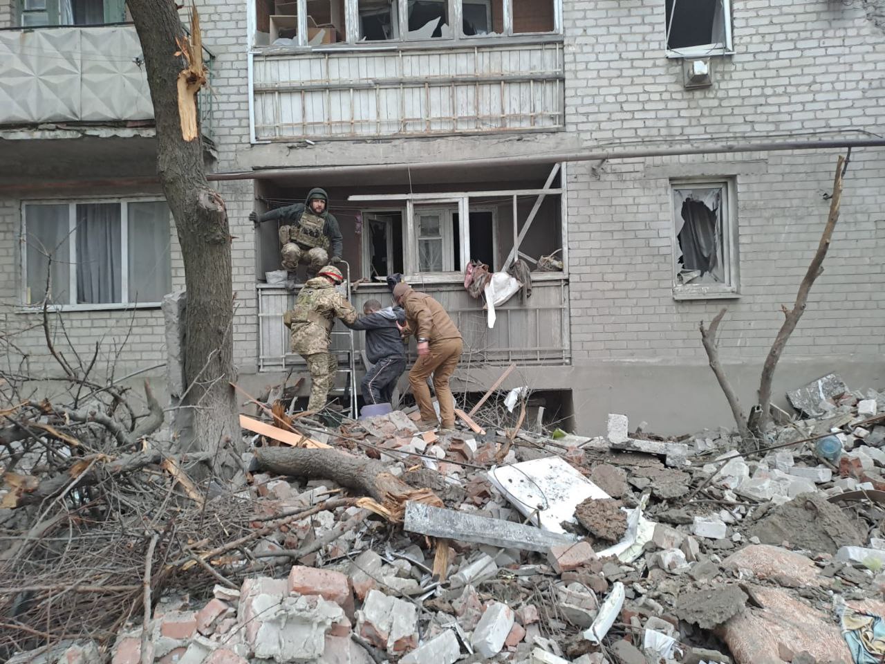 Последствия удара по Часов Яру