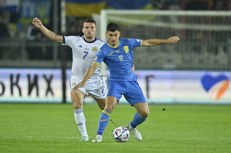 Украинская ассоциация футбола сообщила о том, что Украина не смогла вернуться в элиту Лиги наций УЕФА, сыграв вничью с Шотландией