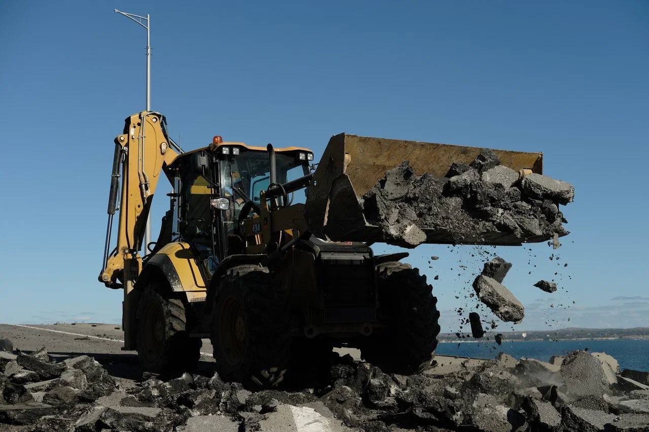 Вице-премьер РФ Марат Хуснуллин опубликовал кадры восстановительных работ на Крымском мосту