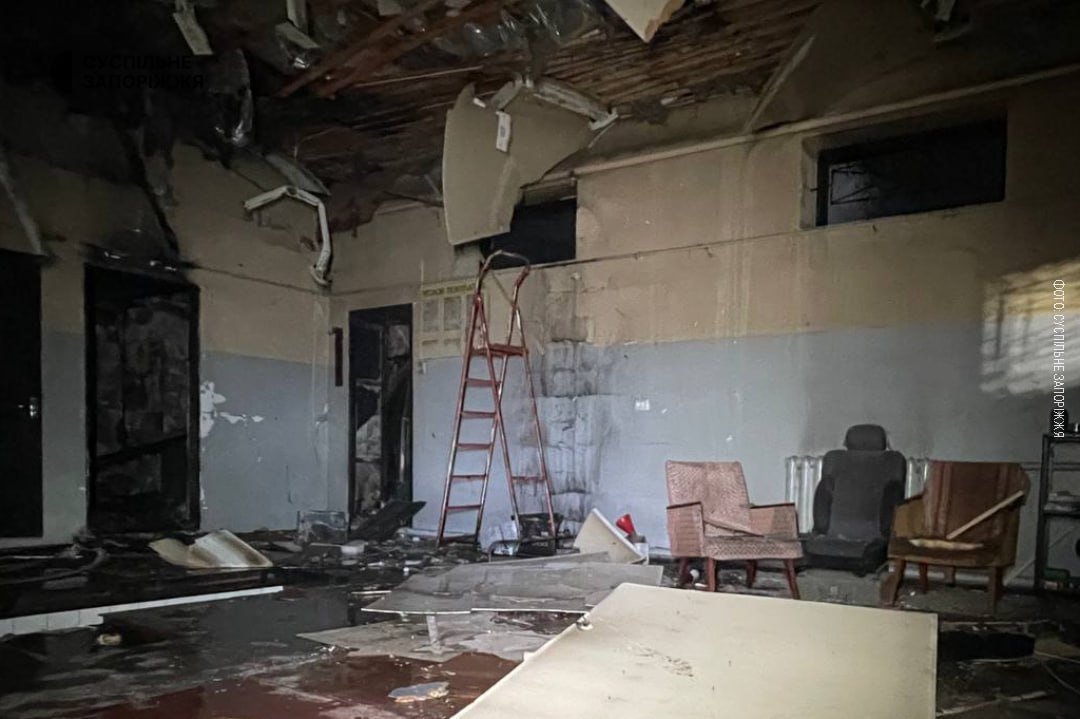 Фото (5) наслідків удару по Запоріжжі. Джерело -