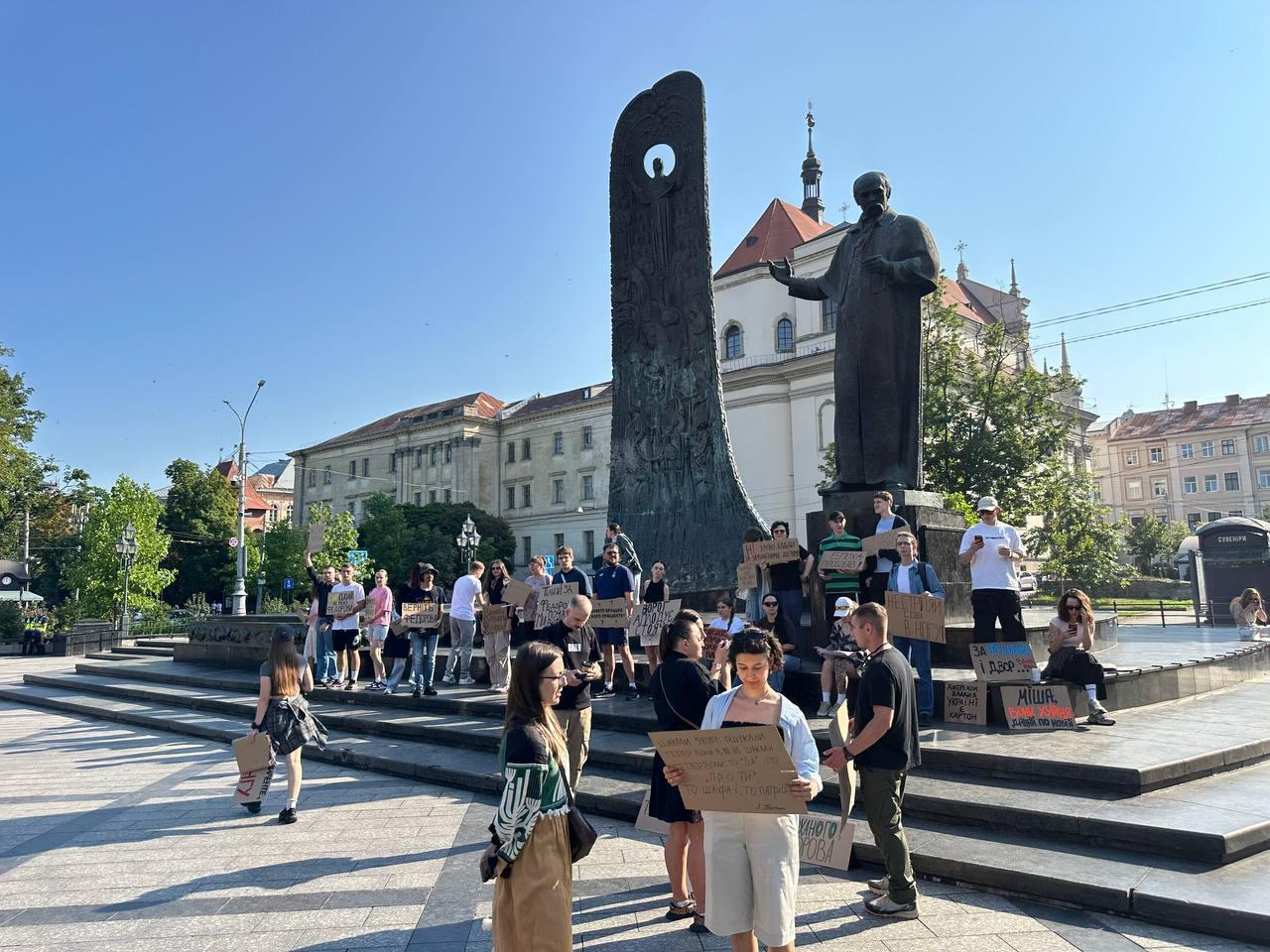 Фото (3) мітингу на підтримку Федорова у Львові. Джерело &ndash; Телеграм