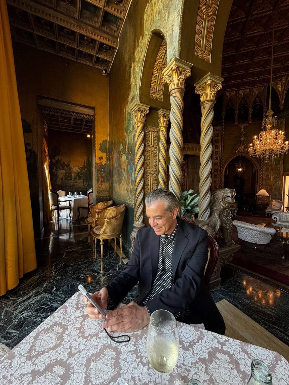 Фото Валіда Арфуша у резиденції президента США Дональда Трампа. Джерело -